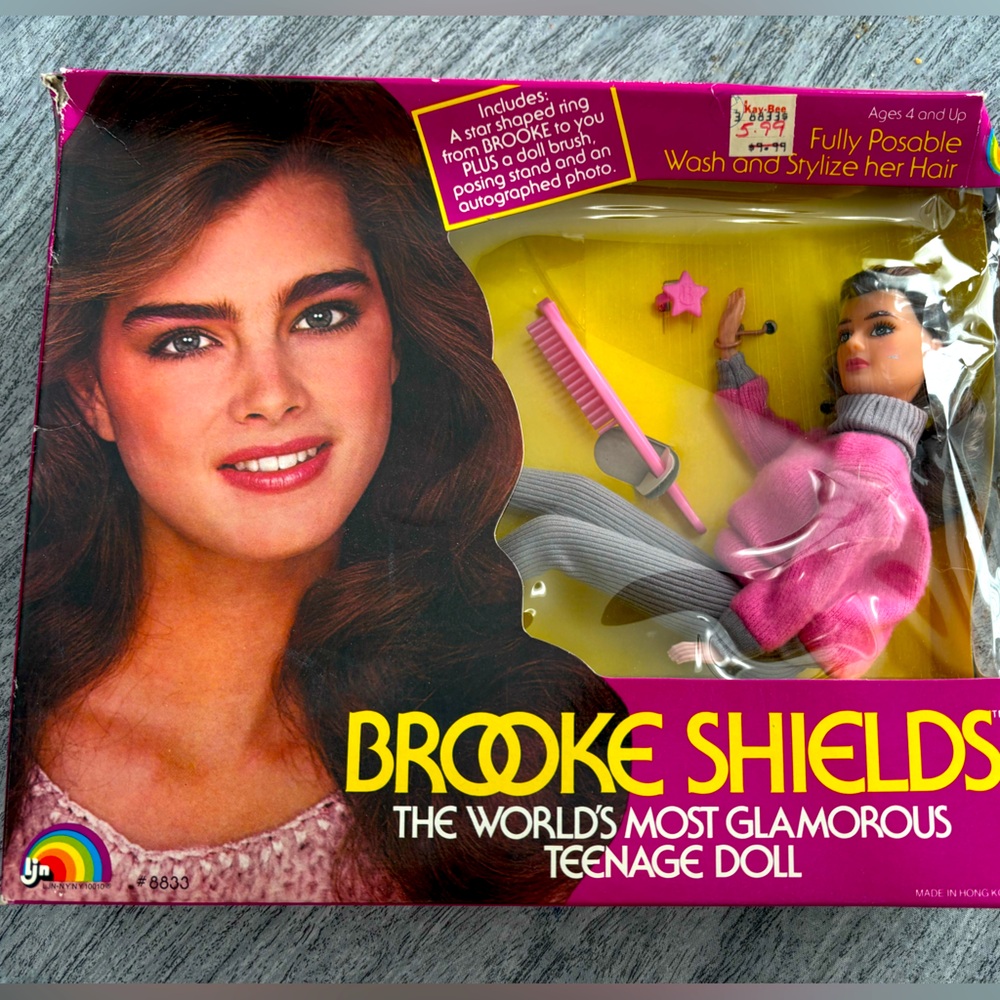 VINTAGE 1982 Brooke Shields The World's Most Glamorous Teenage Doll #8833